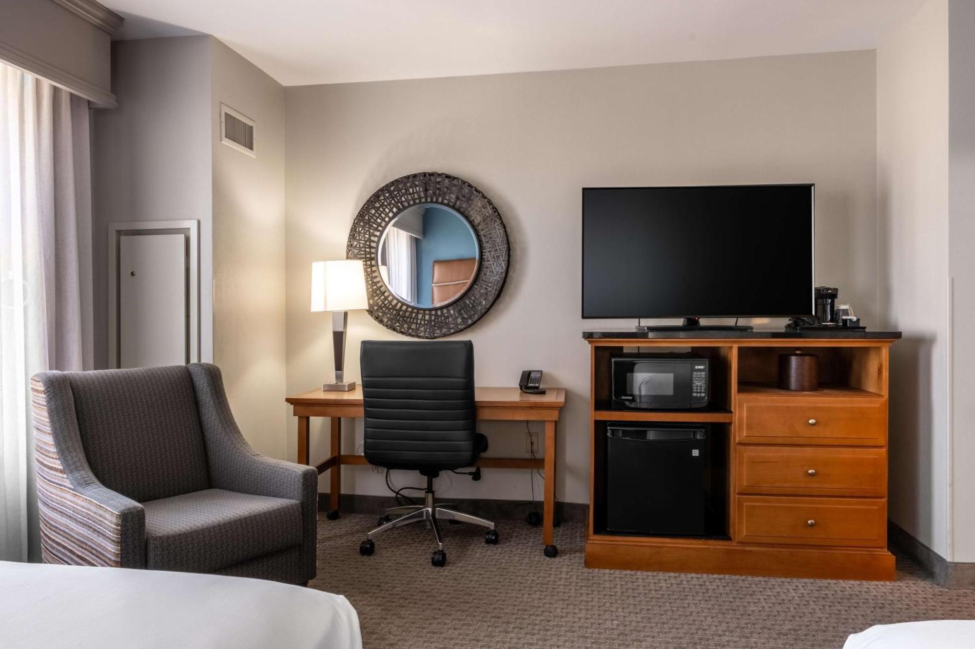 Drury Plaza Hotel Broadview Wichita Esterno foto