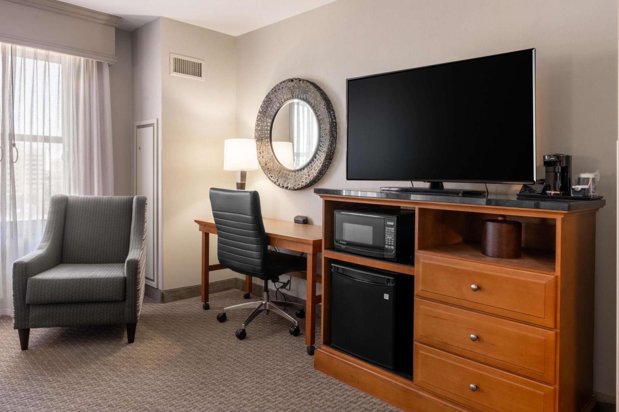 Drury Plaza Hotel Broadview Wichita Esterno foto