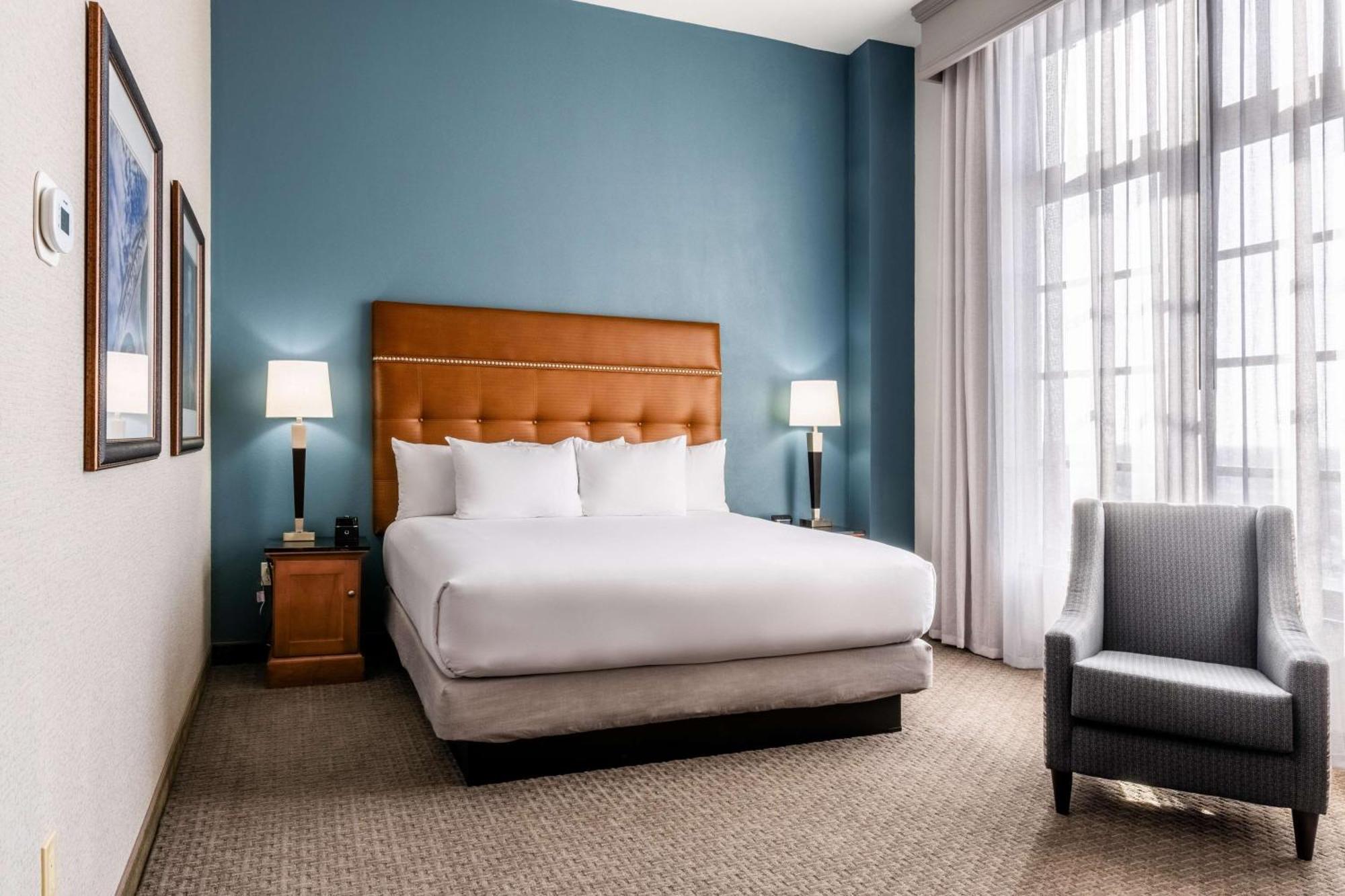 Drury Plaza Hotel Broadview Wichita Esterno foto
