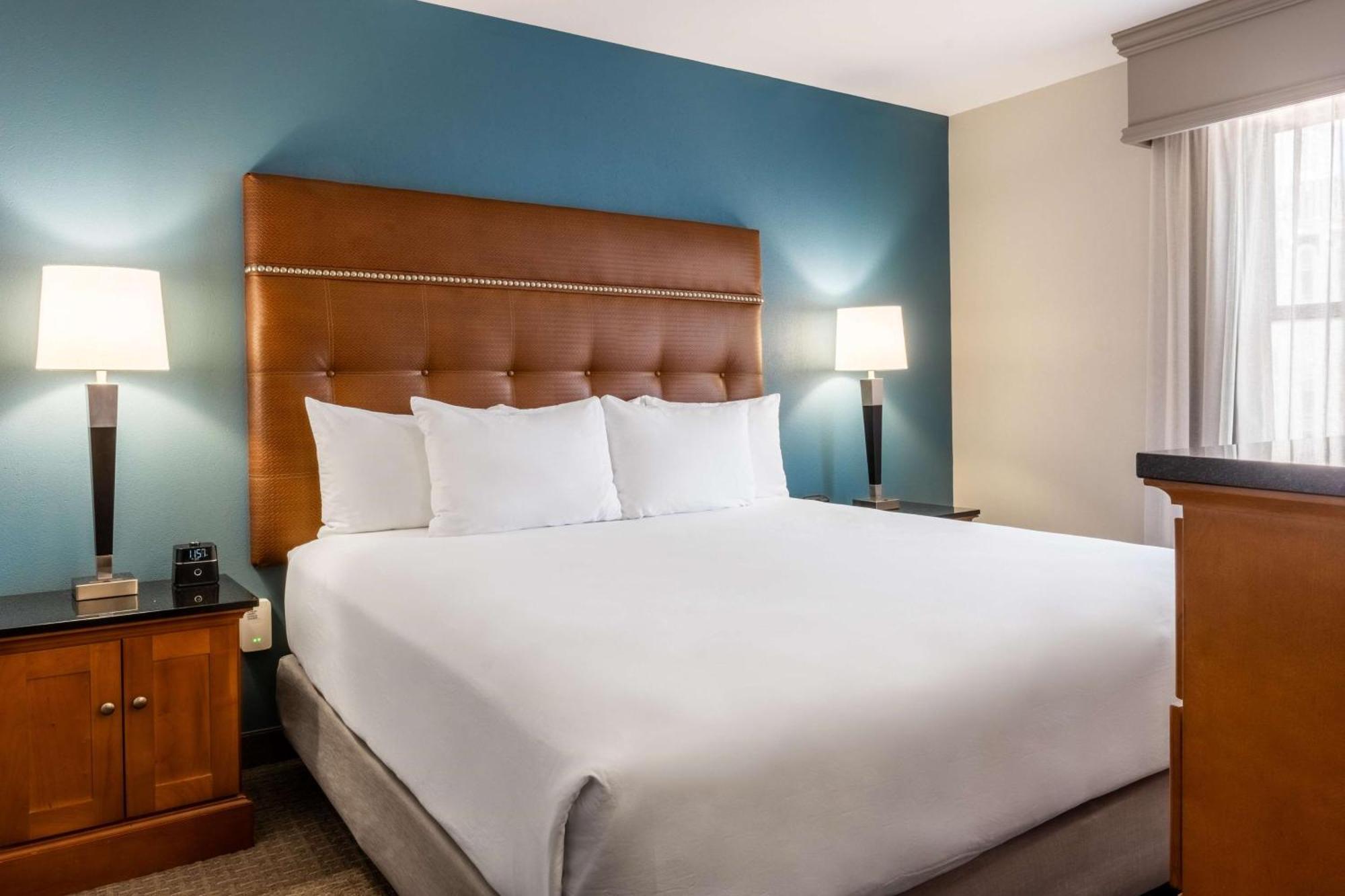 Drury Plaza Hotel Broadview Wichita Esterno foto