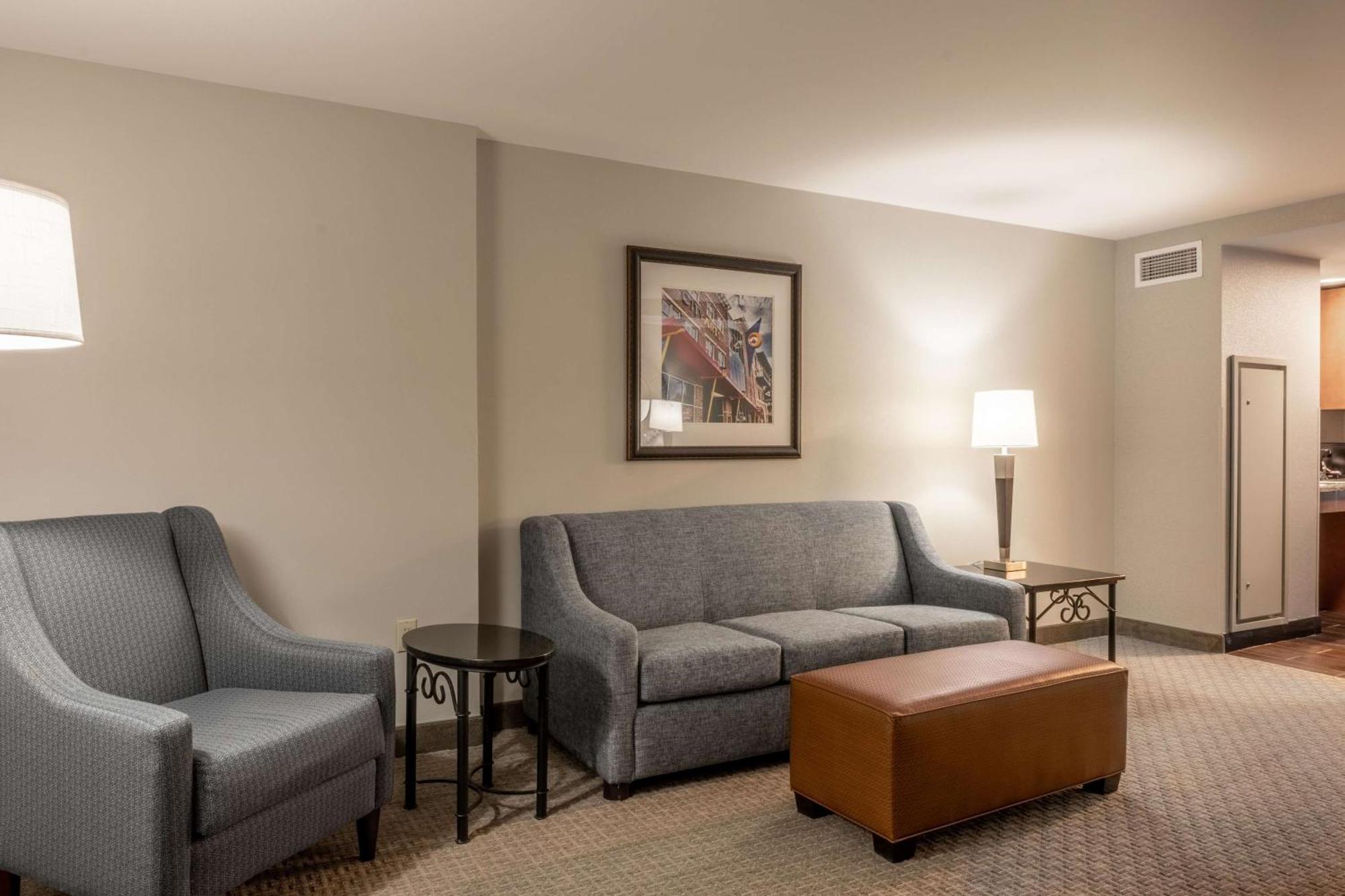 Drury Plaza Hotel Broadview Wichita Esterno foto